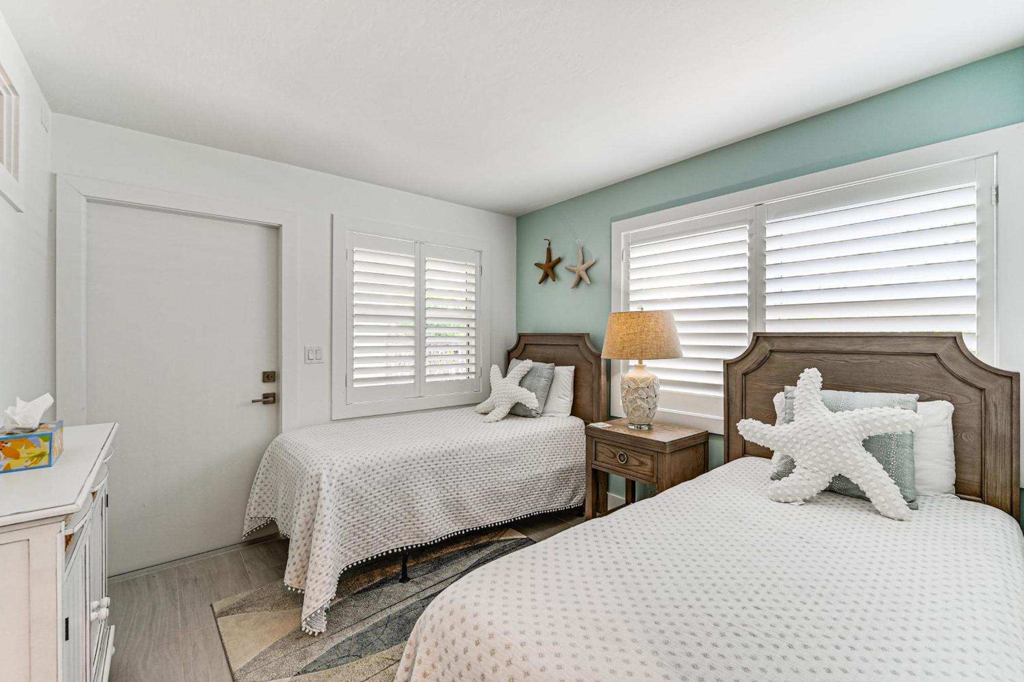 Coastal Downtown Naples Condo - Walk To The Beach! Exterior photo