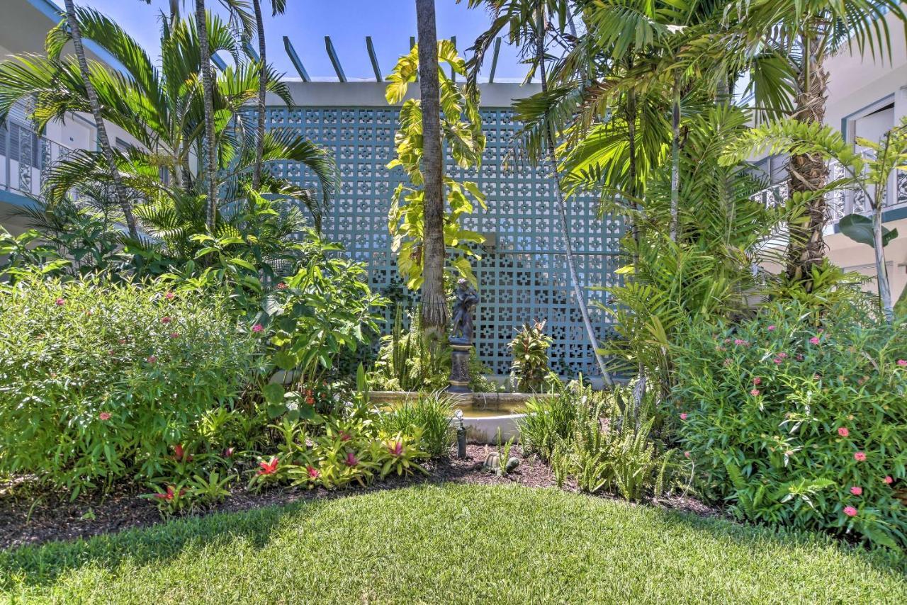 Coastal Downtown Naples Condo - Walk To The Beach! Exterior photo